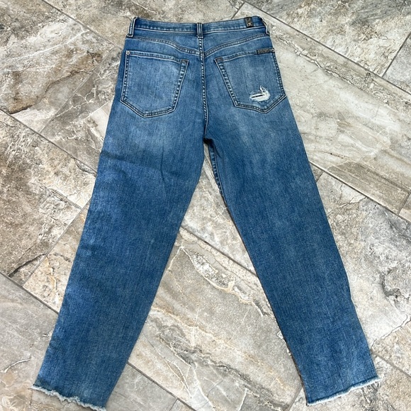 7 For All Mankind High Waisted Cropped Jeans - Picture 14 of 16